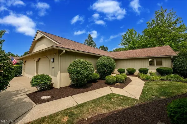 21327 Oak Bark Trail, Strongsville, OH 44149