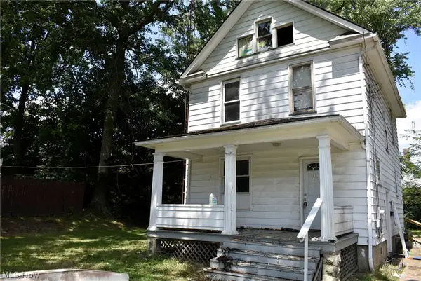 47 Lincoln Avenue, East Palestine, OH 44413