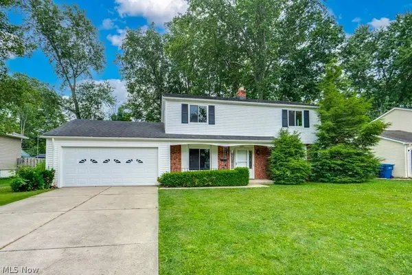 26941 Adele Lane, Olmsted Falls, OH 44138