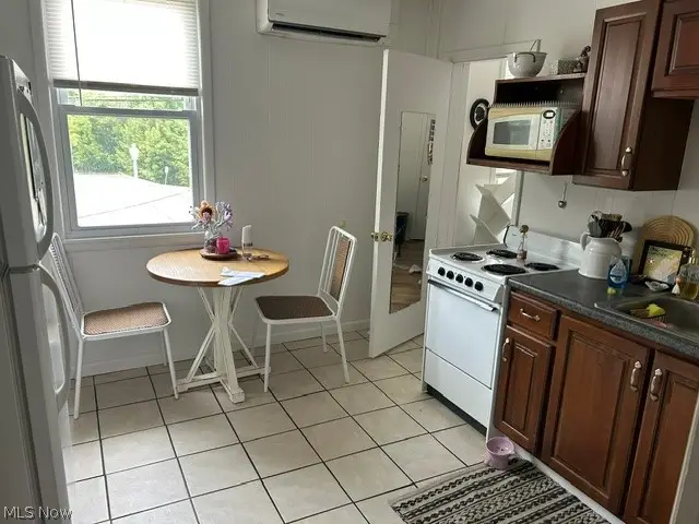 8218 Park Avenue #3, Garrettsville, OH 44231 - #2