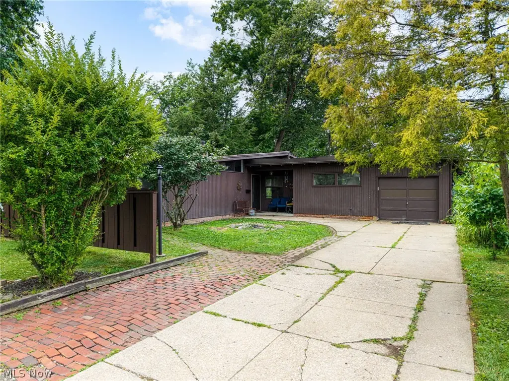 6390 Nelwood Road, Parma Heights, OH 44130 - #1