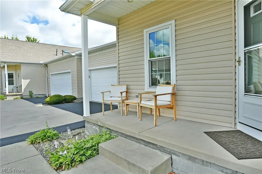24 Abbington Nw Drive, Warren, OH 44481 - #3