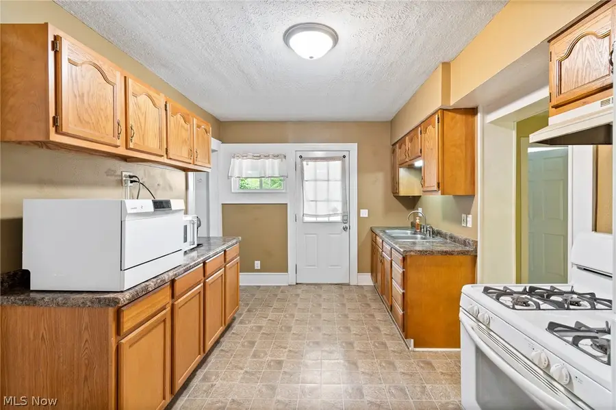 777 Montana Avenue, Akron, OH 44314 - #2