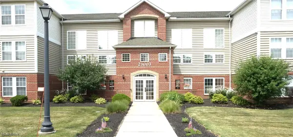 23003 Chandlers Lane, Olmsted Falls, OH 44138