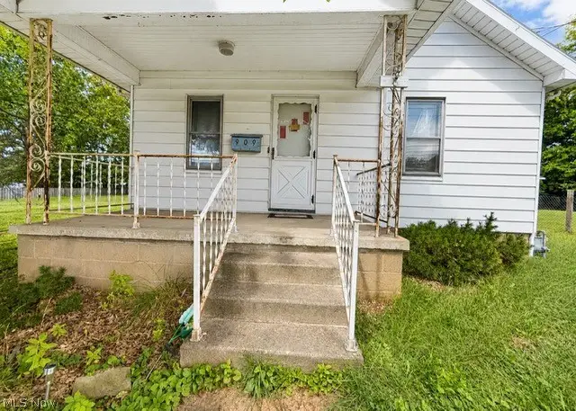 909 23rd Street, Vienna, WV 26105 - #2