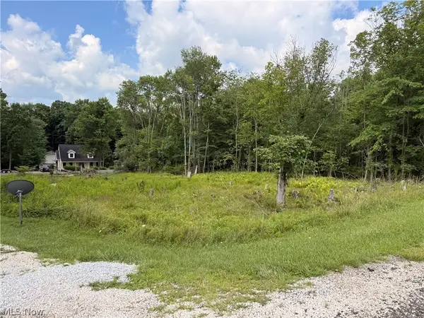 633 E Mohawk Drive, Malvern, OH 44644