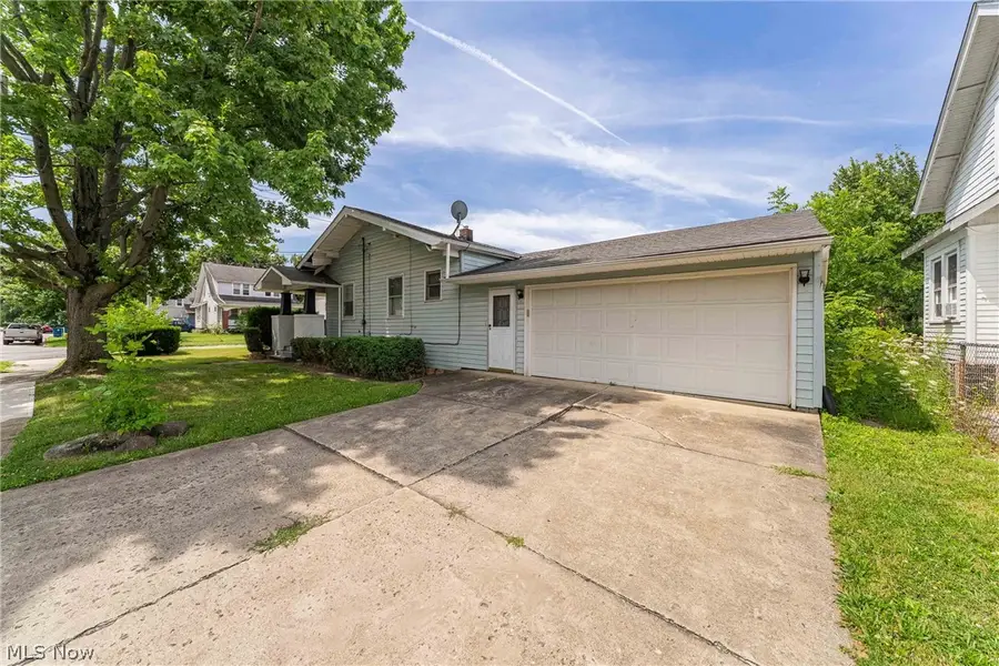 402 W 28th Street, Lorain, OH 44055 - #2
