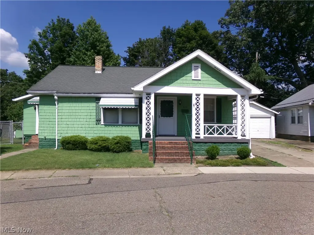 824 Grandview Avenue, Coshocton, OH 43812 - #1