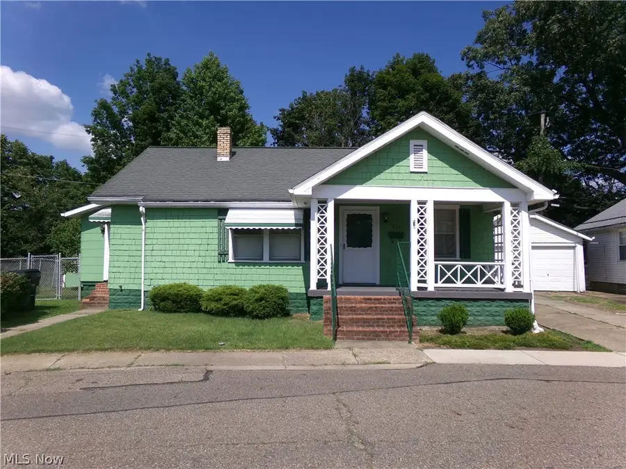 824 Grandview Avenue, Coshocton, OH 43812 - #2