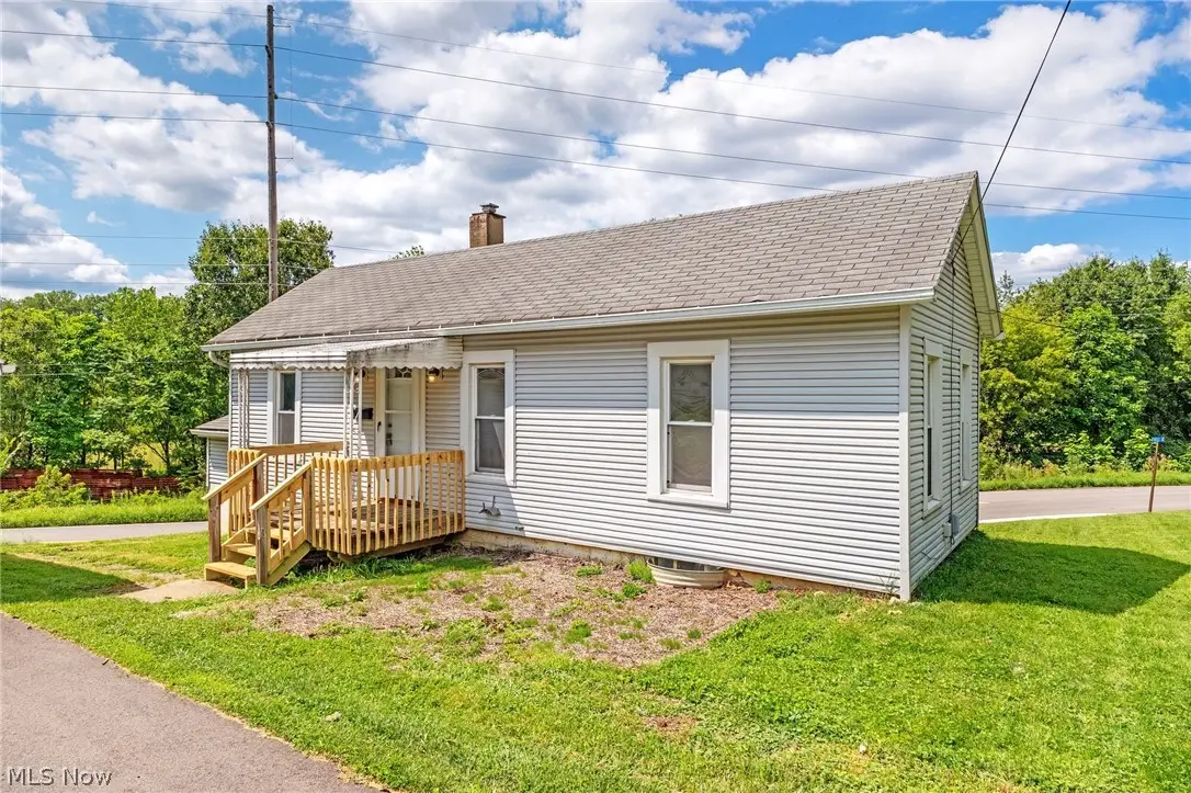 192 1st Ne Street, Barberton, OH 44203 - #1