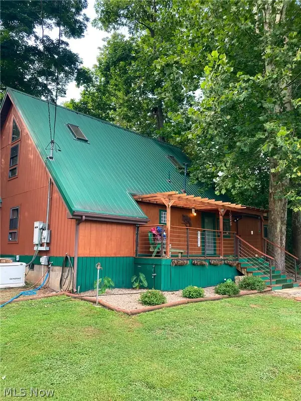2854 Wells Lock Road, Elizabeth, WV 26143