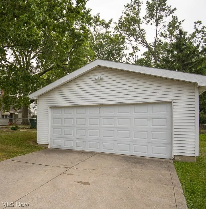 660 E 260th Street, Euclid, OH 44132 - #2