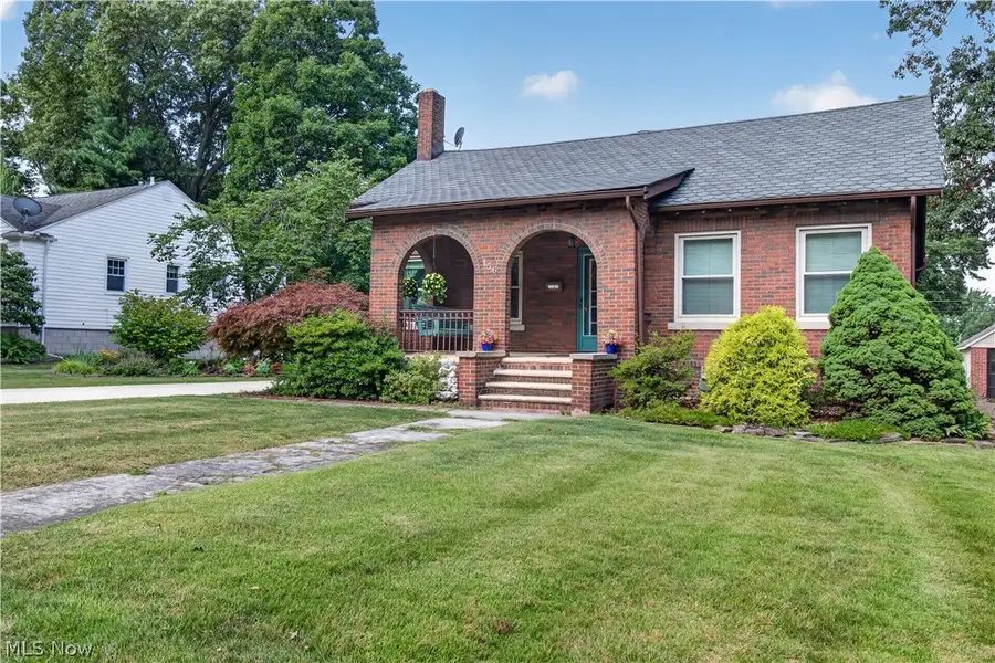 156 Woodhill Drive, Amherst, OH 44001 - #2