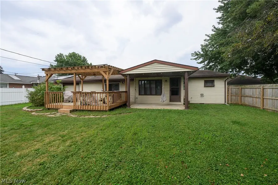 606 10th Nw Drive, New Philadelphia, OH 44663 - #3