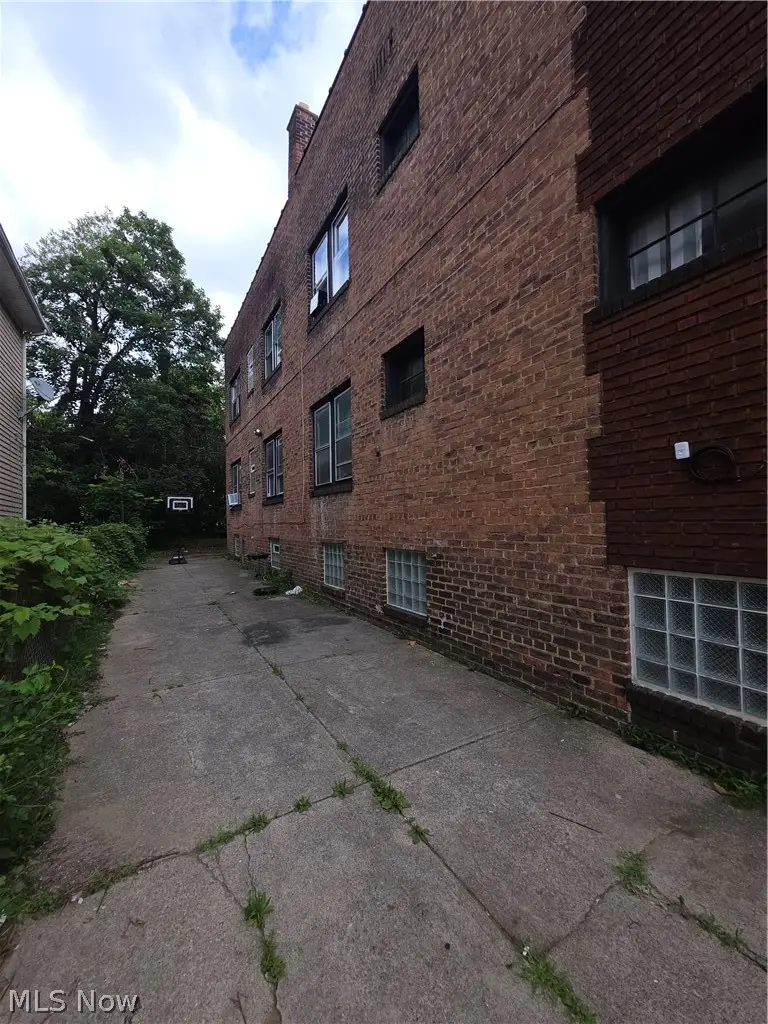 697 Eddy Road, Cleveland, OH 44108 - #2