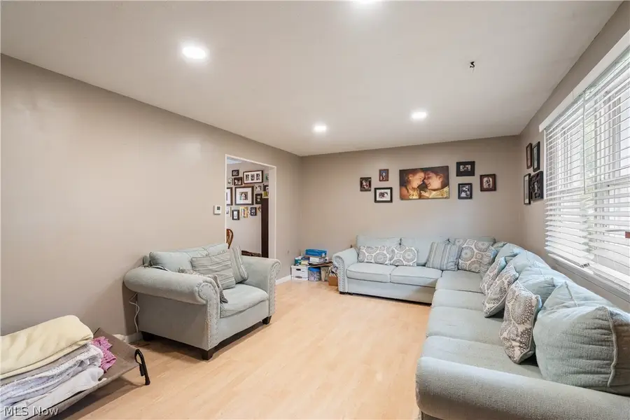 457 S Colonial Drive, Cortland, OH 44410 - #3