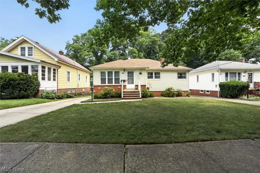 9180 Stonington Road, Parma Heights, OH 44130 - #2