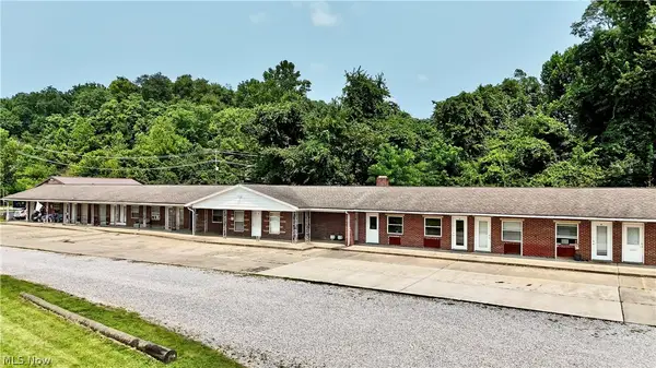 1094 Clement Avenue, Belpre, OH 45714