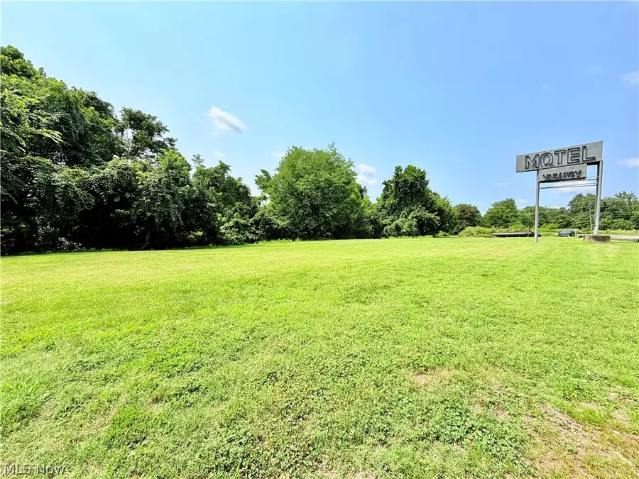 1094 Clement Avenue, Belpre, OH 45714 - #3