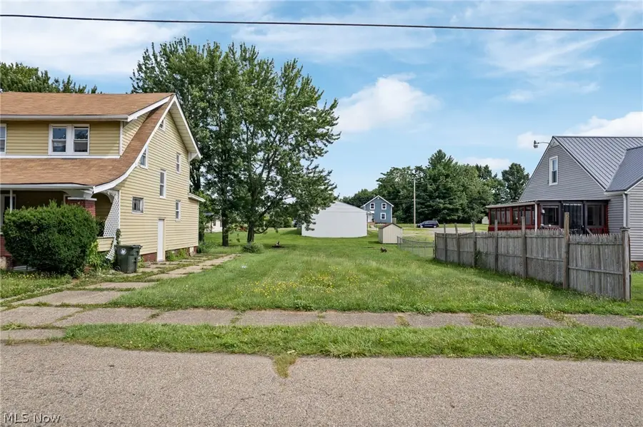 2203 5th Ne Street, Canton, OH 44704 - #3