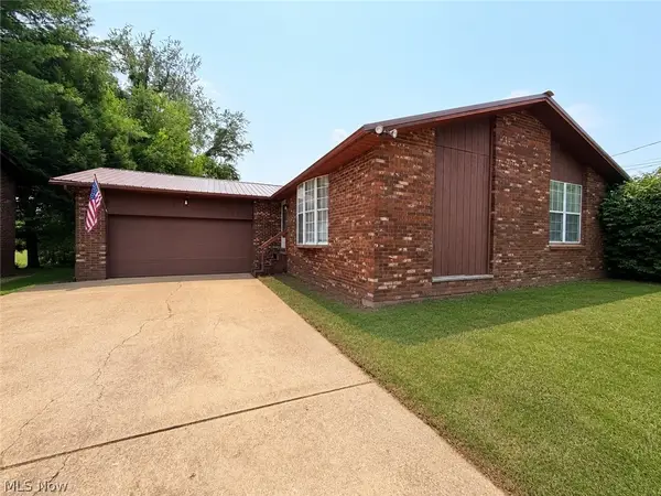 805 4th Street, Belpre, OH 45714