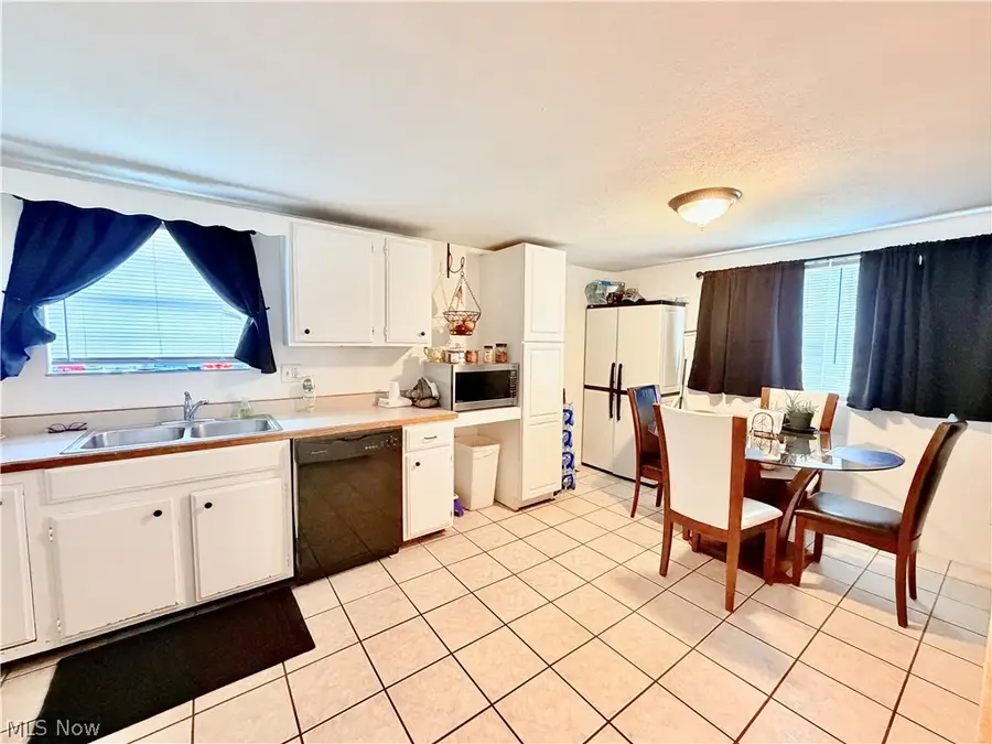 805 4th Street, Belpre, OH 45714 - #3