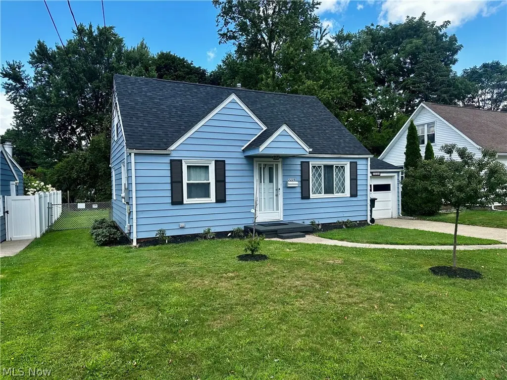 2229 39th Nw Street, Canton, OH 44709 - #1