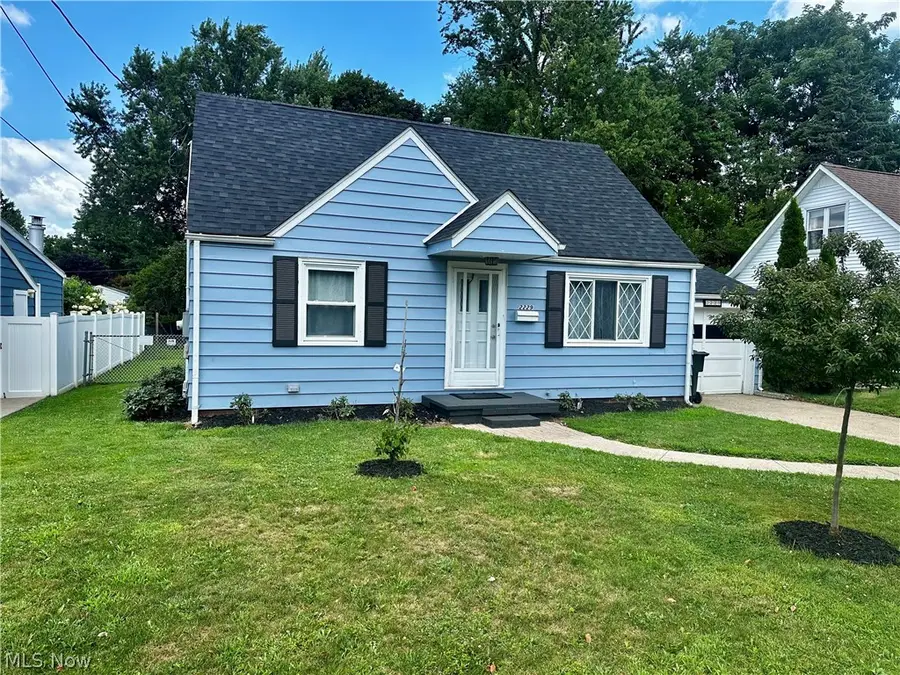 2229 39th Nw Street, Canton, OH 44709 - #2