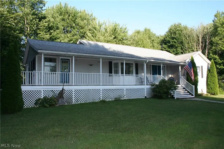 1696 Concord Court, Roaming Shores, OH 44084 - #2