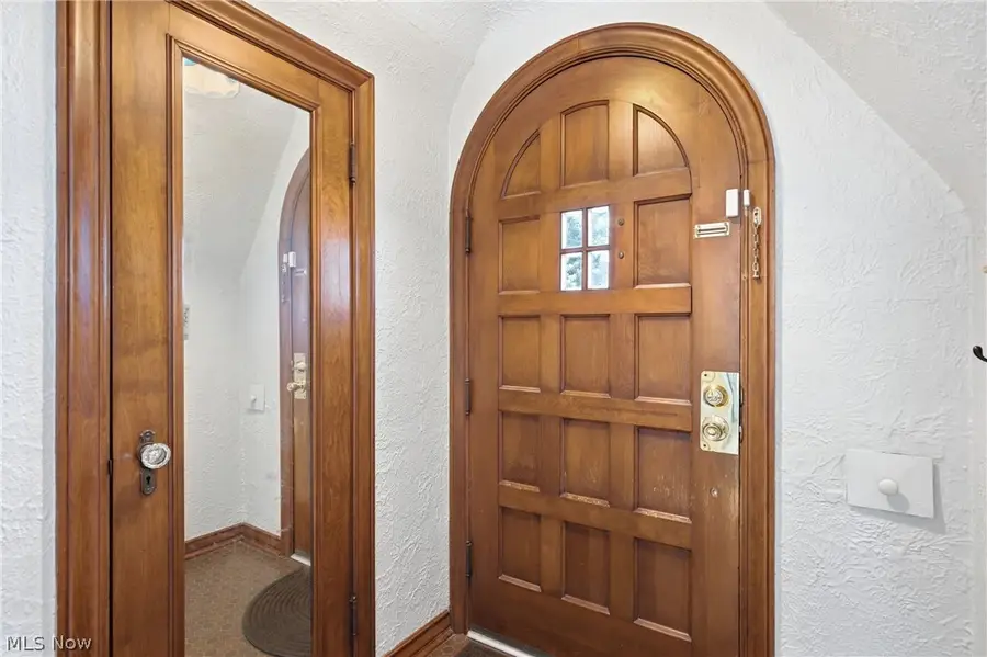 8005 Dresden Avenue, Parma, OH 44129 - #3