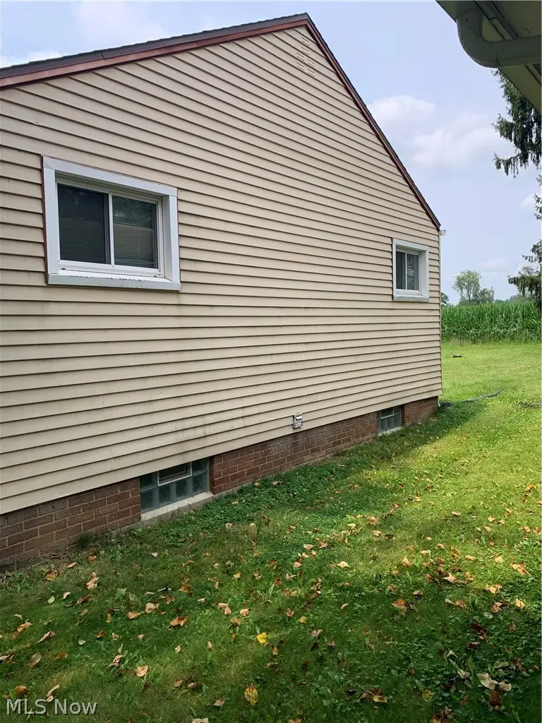 1017 Wellman Street, Louisville, OH 44641 - #3