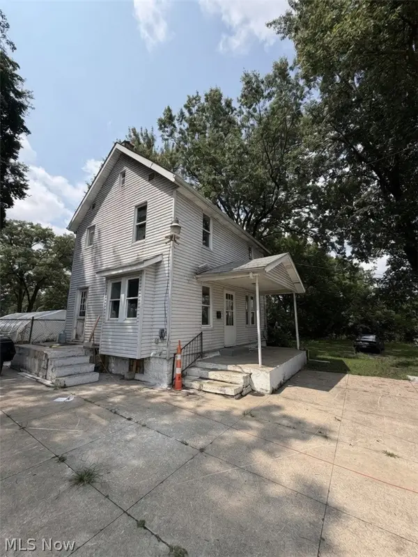 800 Beardsley Street, Akron, OH 44311