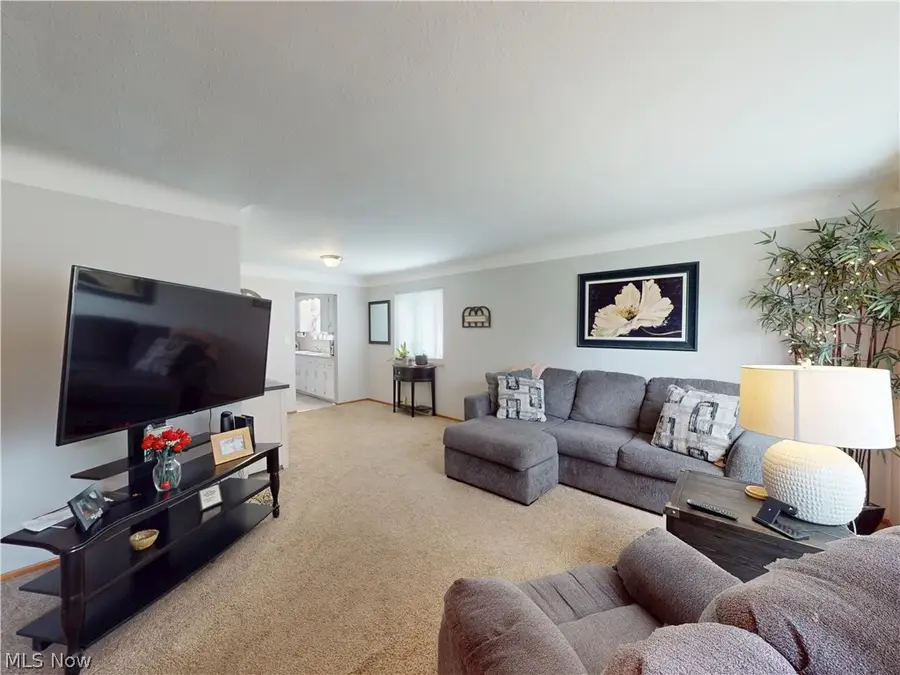 1187 Bonnie Lane, Mayfield Heights, OH 44124 - #3