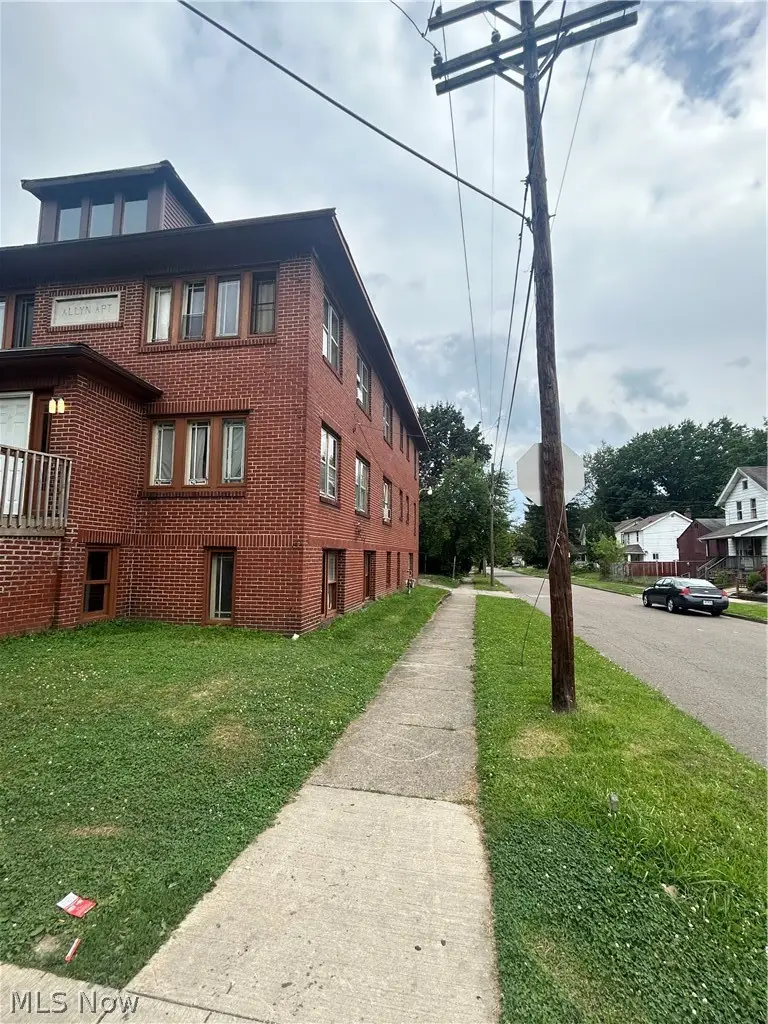 228 Cole Avenue, Akron, OH 44301 - #2