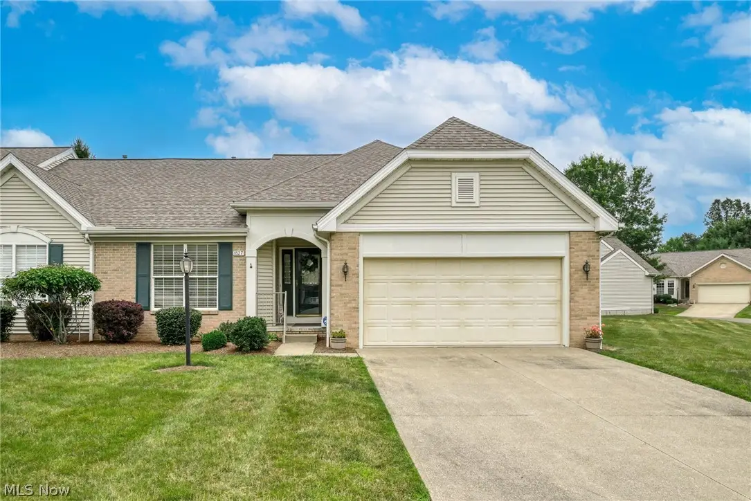 1827 Southpointe Ne Circle, Canton, OH 44714 - #1
