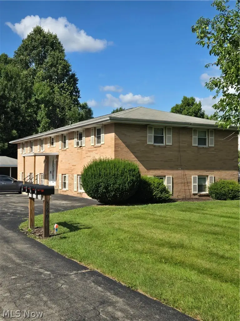 860 Mathews Road, Youngstown, OH 44512 - #2