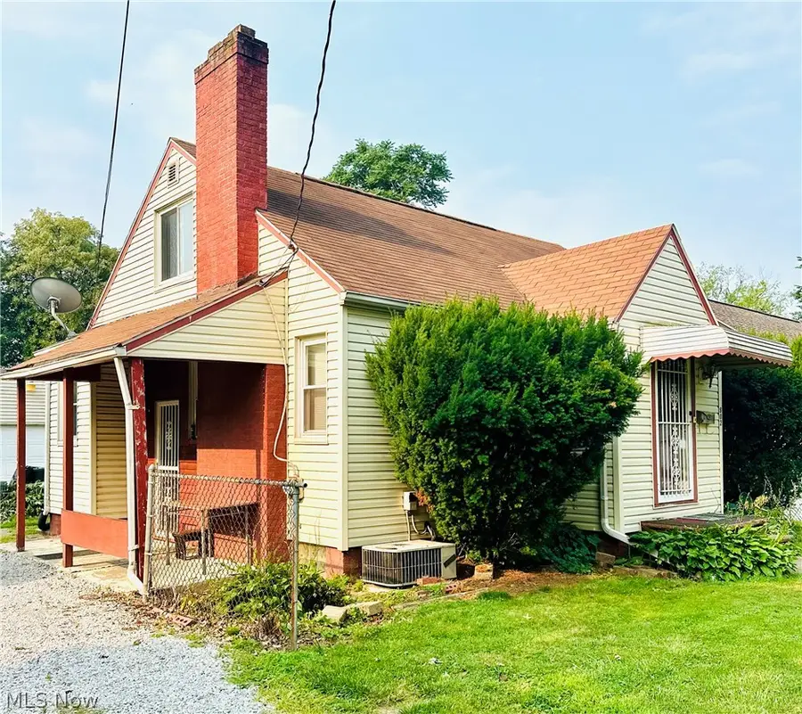 802 Sherlock Ne Place, Canton, OH 44714 - #2