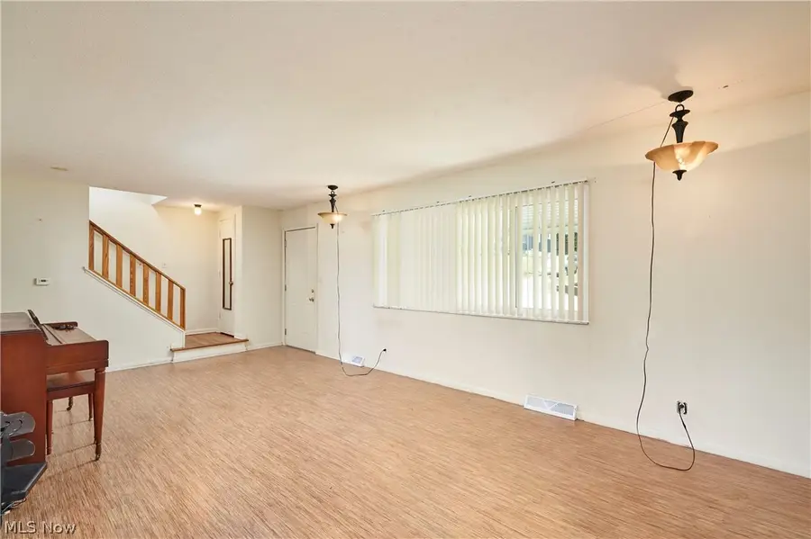 421 Malacca Street, Akron, OH 44305 - #3