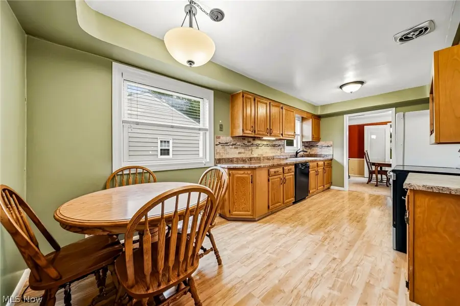 5117 Thornbury Road, Lyndhurst, OH 44124 - #3