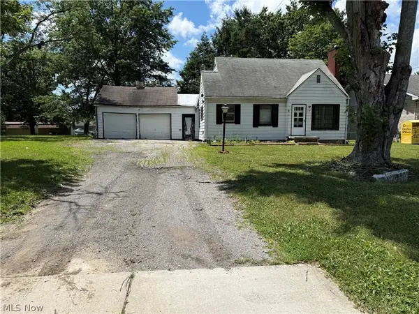 132 N Canfield Niles Road, Youngstown, OH 44515