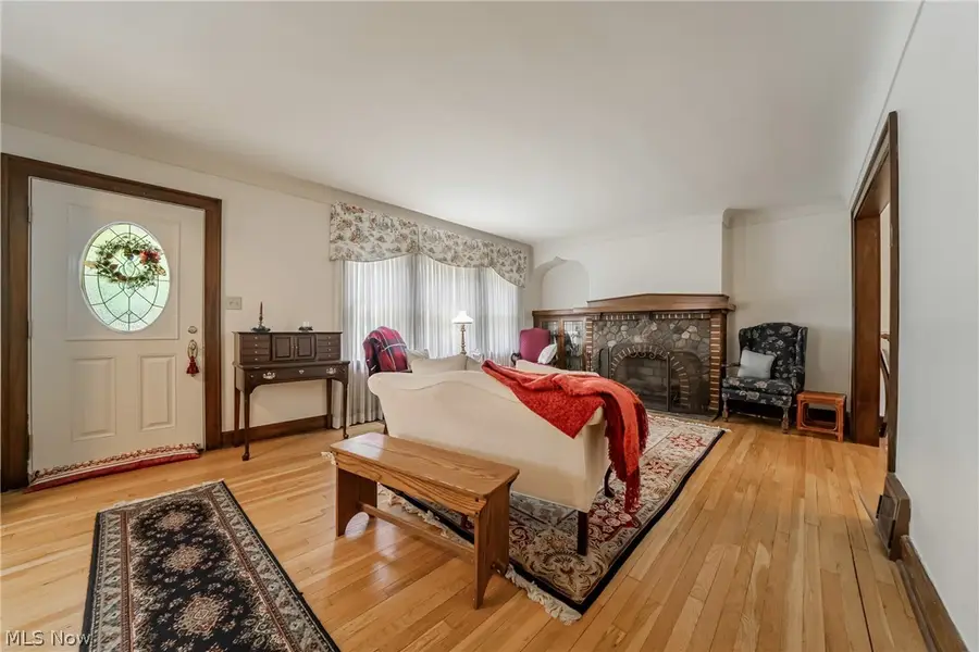 11008 Edgepark Drive, Garfield Heights, OH 44125 - #3