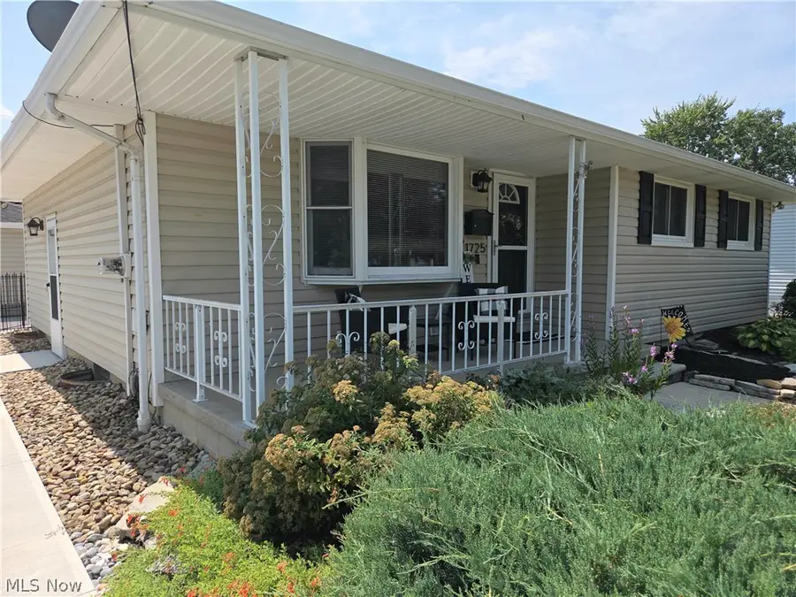 1725 W 30th Street, Lorain, OH 44052 - #3