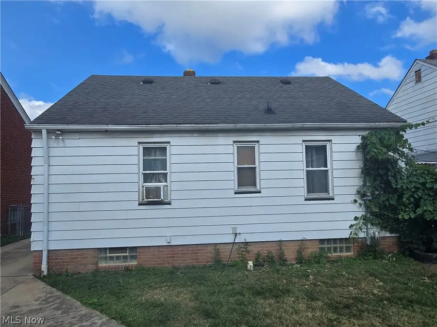 4667 E 86th Street, Garfield Heights, OH 44125 - #2