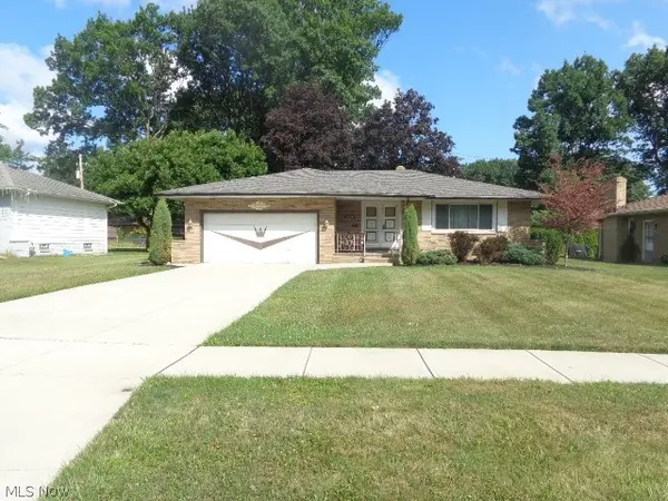 979 E Decker Drive, Seven Hills, OH 44131