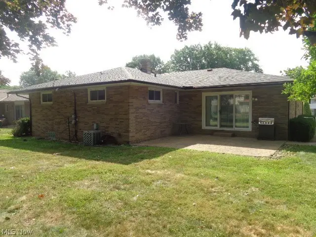 979 E Decker Drive, Seven Hills, OH 44131 - #2