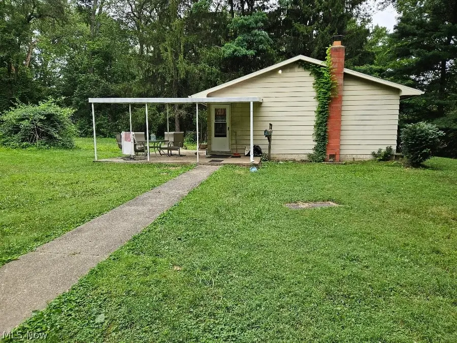 2439 Broadway Ne Avenue, East Canton, OH 44730 - #2