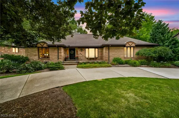428 Locklie Drive, Highland Heights, OH 44143