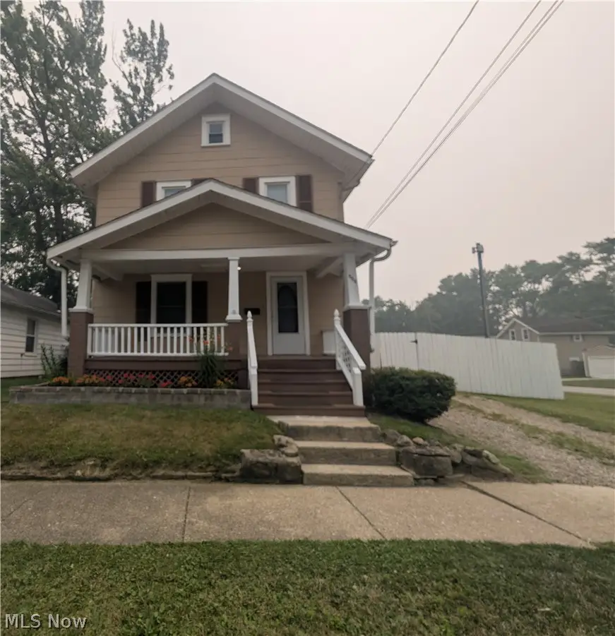 526 Grant Avenue, Cuyahoga Falls, OH 44221 - #2