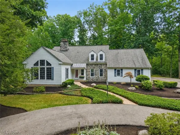 20 Stonecreek Drive, Chagrin Falls, OH 44022