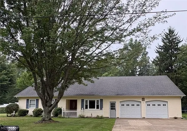 6215 Robinhood Lane, Ashtabula, OH 44004